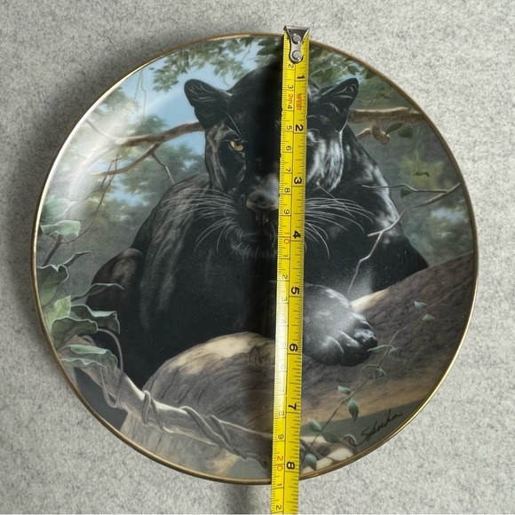 NWT Wildlife Collector's Plate with Black Panther - Picture 3 of 5